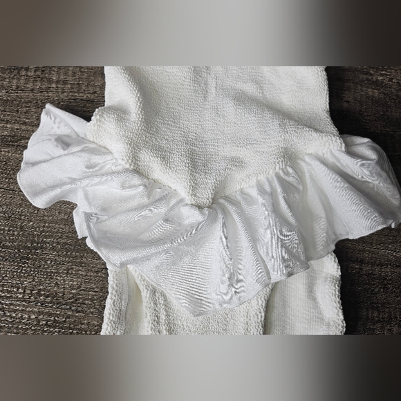 Hunza G Denise frill white swimsuit - Picture 11 of 11